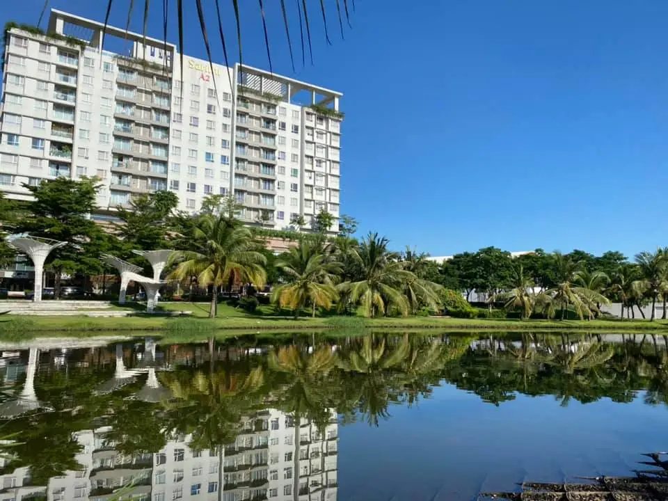 Một góc khu đô thị Sala Thủ Thiêm với mảng xanh trải dài và tầm nhìn qua sông.